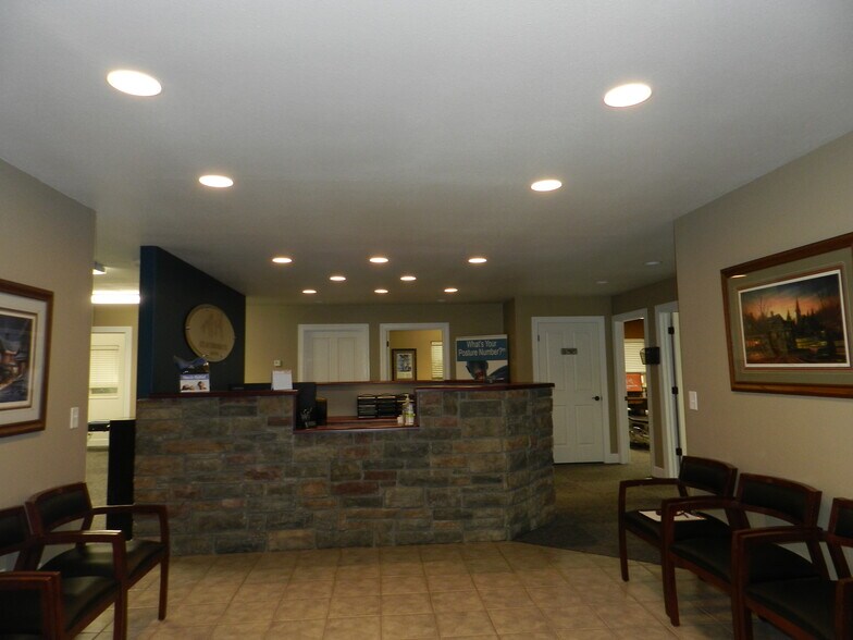 More Photos Of 1541 Ogden Rd, Montrose Medical For Lease