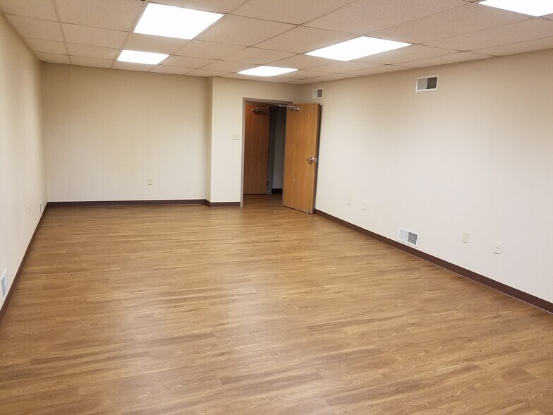 More Photos Of 302 Fitz Henry Rd, Smithton Light Manufacturing For Sale