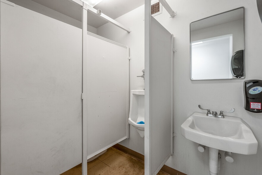 More Photos Of 142 W Palace Ave, Santa Fe Office Residential For Sale