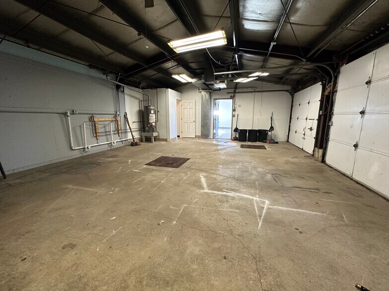 More Photos Of 317 Harrison Ave, Endicott Freestanding For Lease