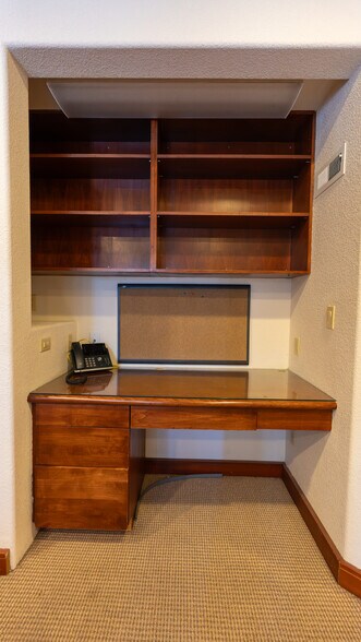 More Photos Of 360 NW Vermont St, Bend Office Residential For Lease