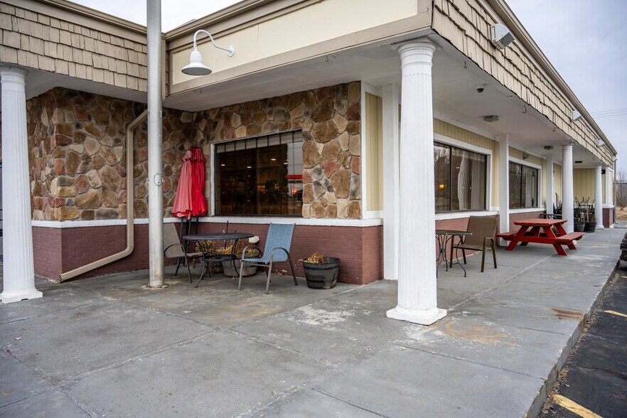 More Photos Of 532 Gateway Ave, Mauston Restaurant For Sale