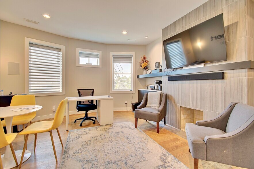 More Photos Of 33 N Fort Thomas Ave, Fort Thomas Office For Sale