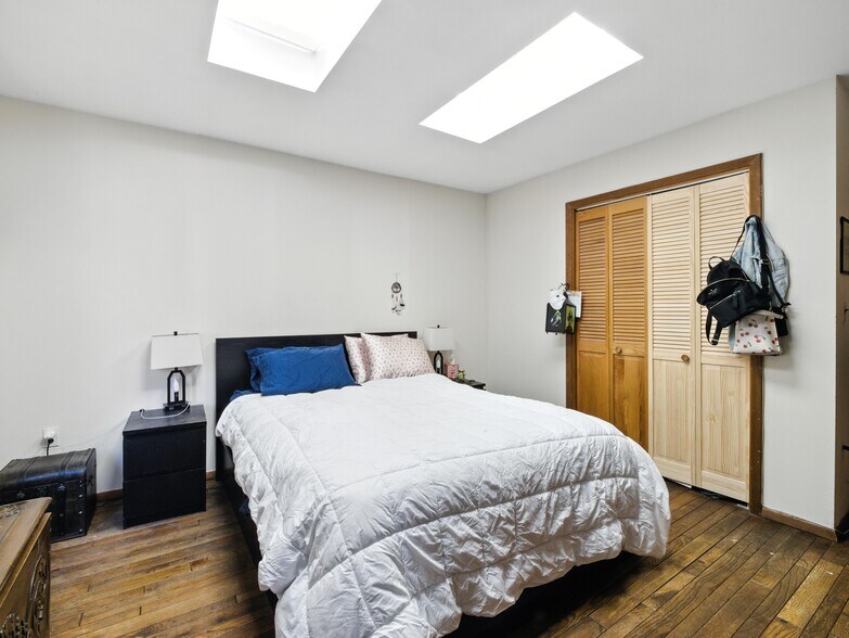 More Photos Of 6-8 Thorne St, Jersey City General Retail For Sale