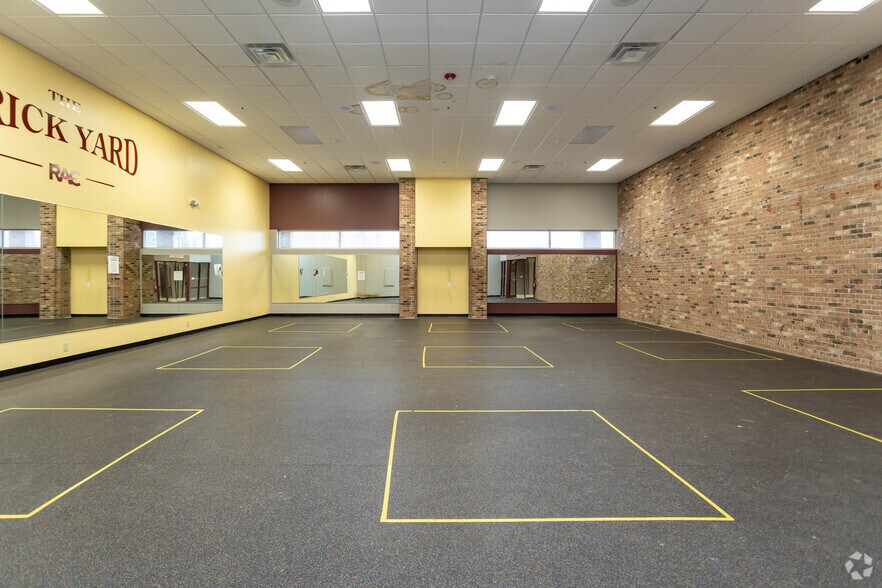 More Photos Of 3400 Monroe Ave, Rochester Unknown For Lease