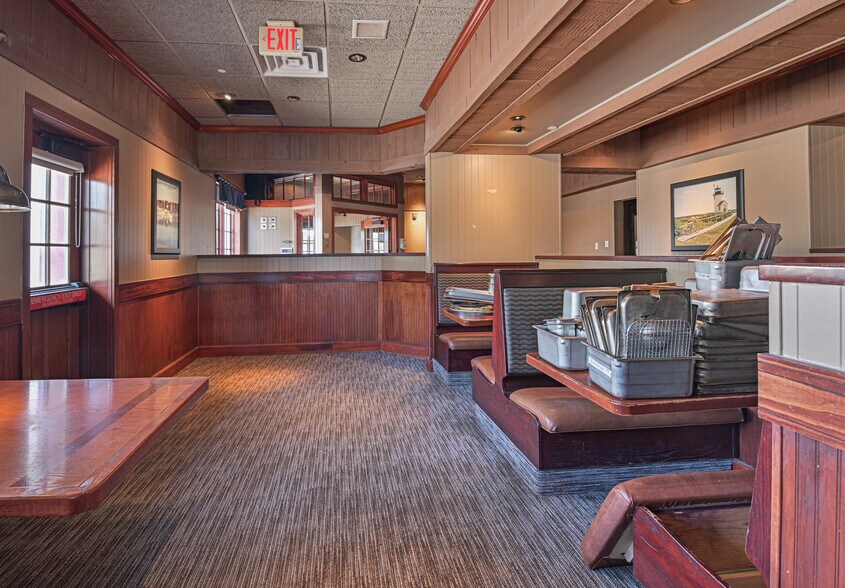 More Photos Of 2675 32nd Ave S, Grand Forks Restaurant For Sale