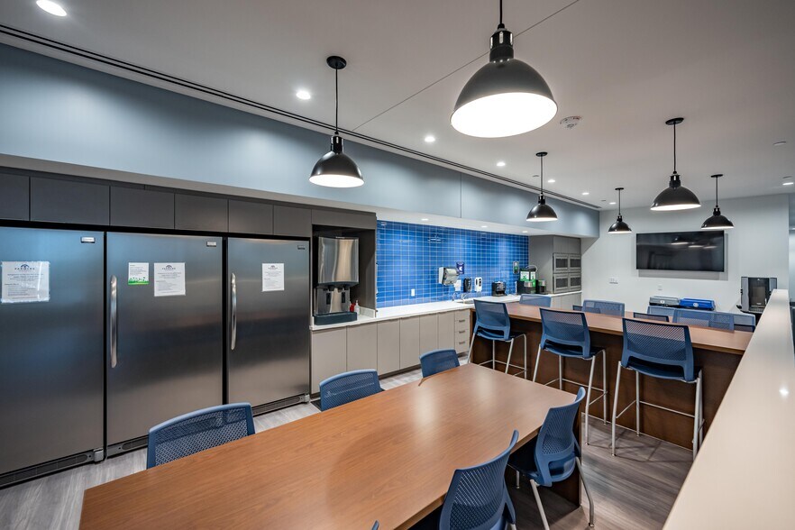 More Photos Of 23800 N Farmers Way, Phoenix Office For Lease