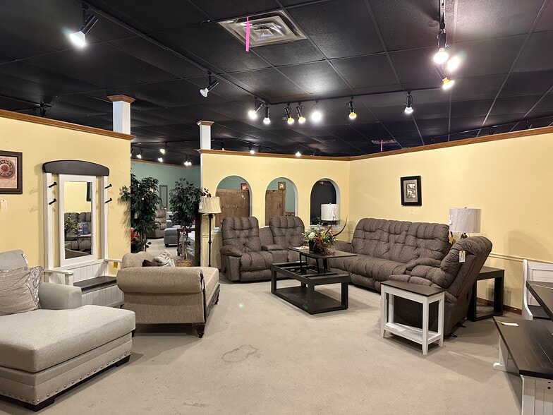 More Photos Of 851 S Sheridan Rd, Tulsa Freestanding For Sale