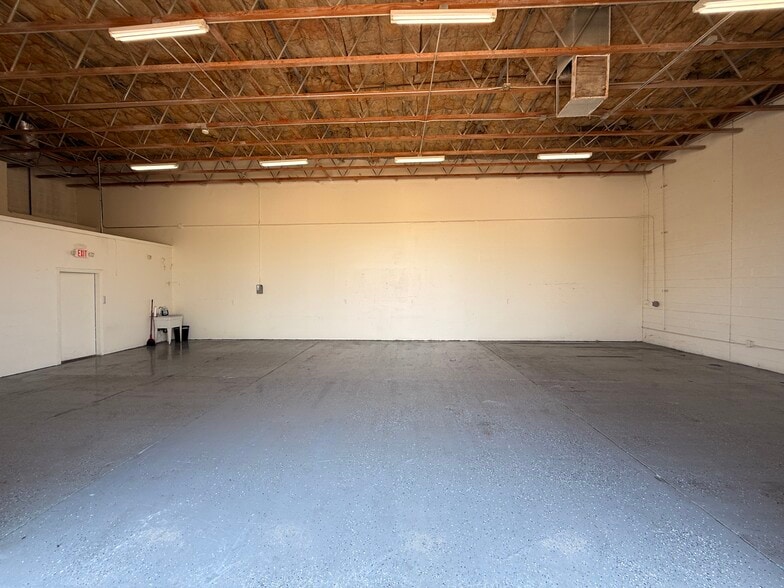 More Photos Of 512 W 2nd Ave, Mesa Warehouse For Sale
