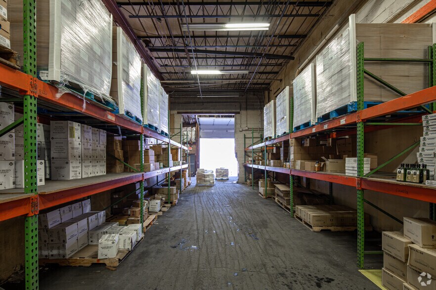 More Photos Of 6-12 Hoover Ave, Haverstraw Warehouse For Lease
