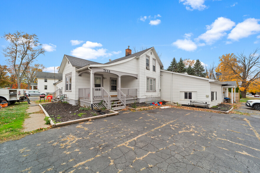 Primary Photo Of 7444 Lake Ave, Elyria Manufactured Housing Mobile Home Park For Sale