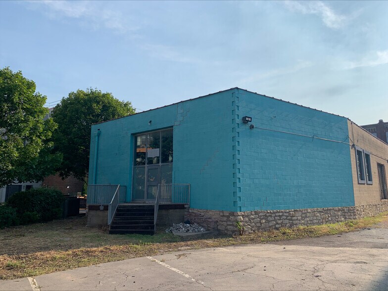 More Photos Of 200 Wyandotte St, Kansas City Storefront Retail Office For Sale
