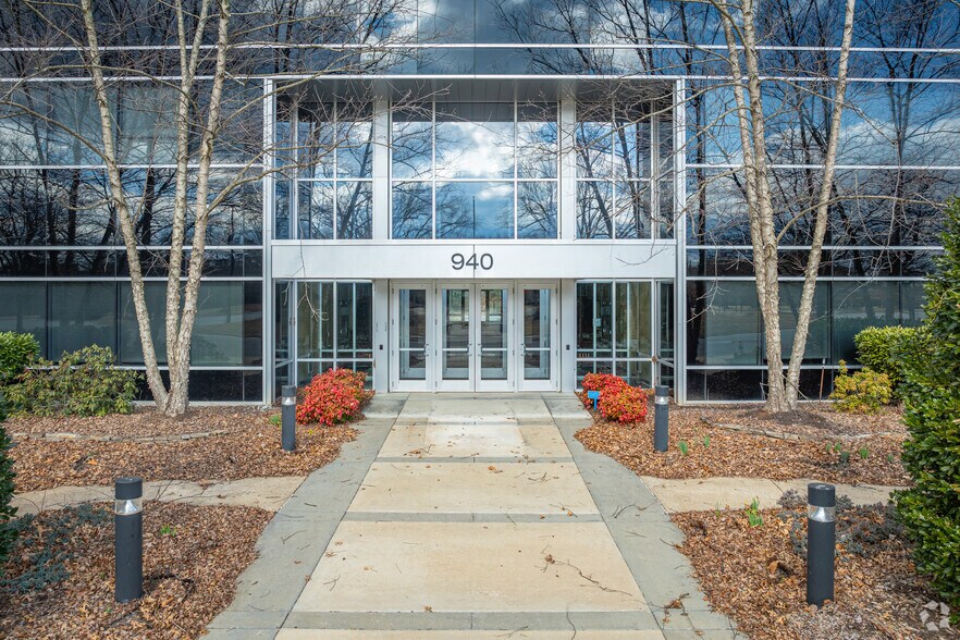 More Photos Of 940 Ridgebrook Rd, Sparks Office For Lease