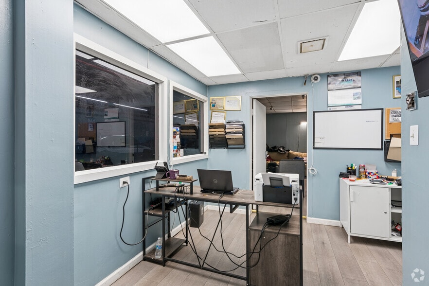 More Photos Of 720 Mulberry St, Allentown Auto Repair For Lease
