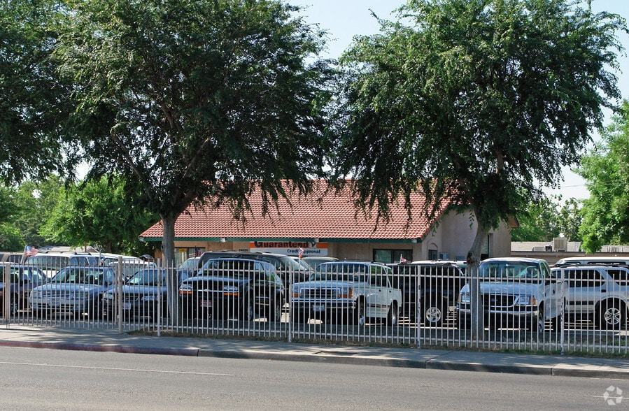 More Photos Of 1938 E Belmont Ave, Fresno Auto Dealership For Sale