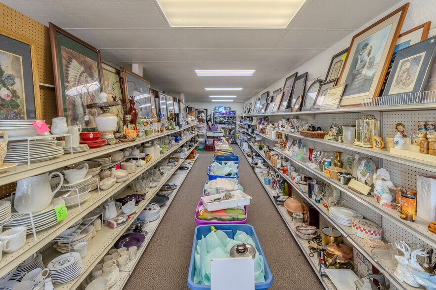 More Photos Of 322-324 W Kennewick Ave, Kennewick Specialty For Sale