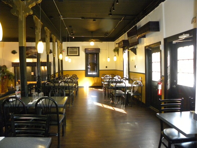 More Photos Of 712 7th St, Galveston Restaurant For Lease