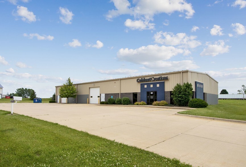 Primary Photo Of 801 62nd St, Marion Showroom For Sale