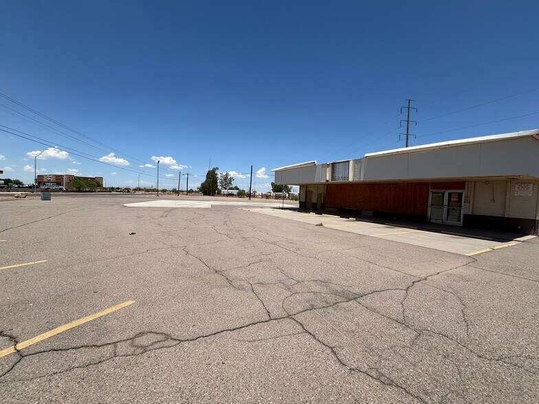 More Photos Of 612 W Frontier St, Eloy Convenience Store For Lease