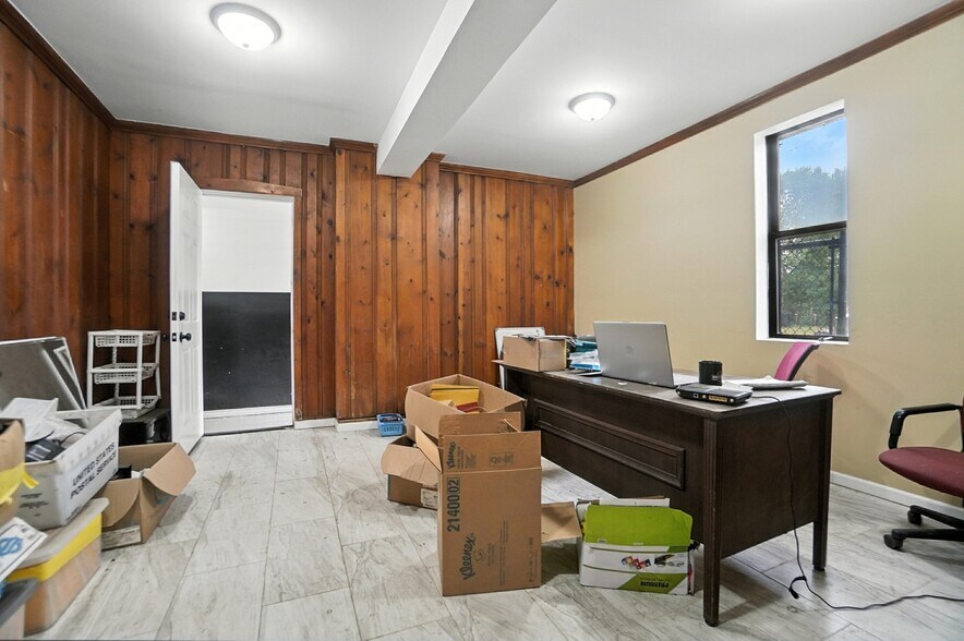 More Photos Of 603 S Broadway St, Dayton Warehouse For Sale