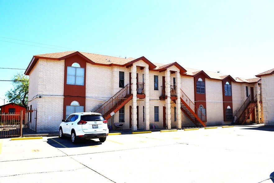 More Photos Of 1719 Willow St, Laredo Apartments For Sale