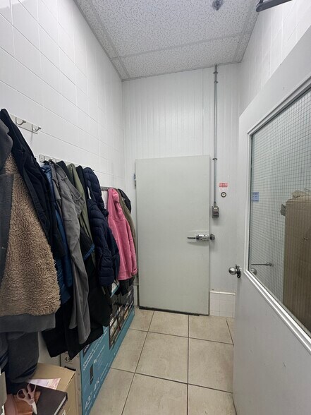 More Photos Of 21 Fairburn Dr, Markham Light Distribution For Sale