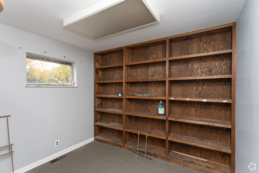 More Photos Of 723 Phillips Ave, Toledo Medical For Lease