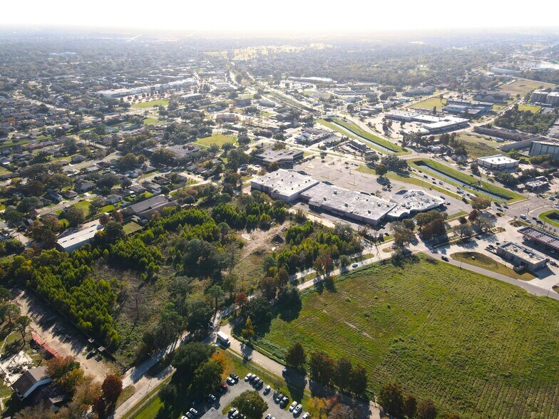 More Photos Of 2646 Westbend Pkwy, New Orleans Land For Sale