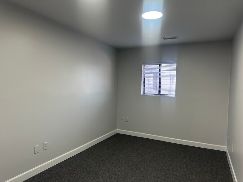 More Photos Of 752 Brookhaven Cir, Memphis Office For Lease