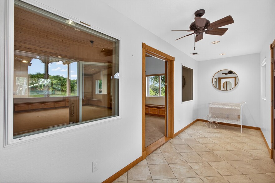More Photos Of 8815 Tudsbury Rd, Loomis Office For Lease