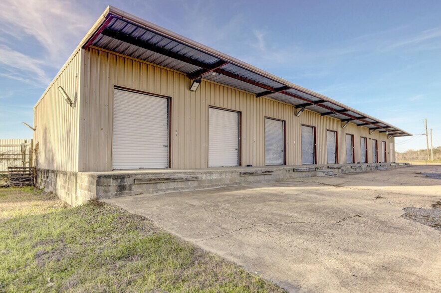 More Photos Of 75 Centrex Dr, Vicksburg Industrial For Lease