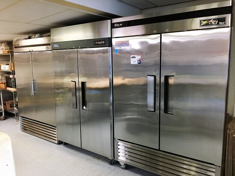 More Photos Of 1319 Birch St, Eau Claire Freestanding For Sale