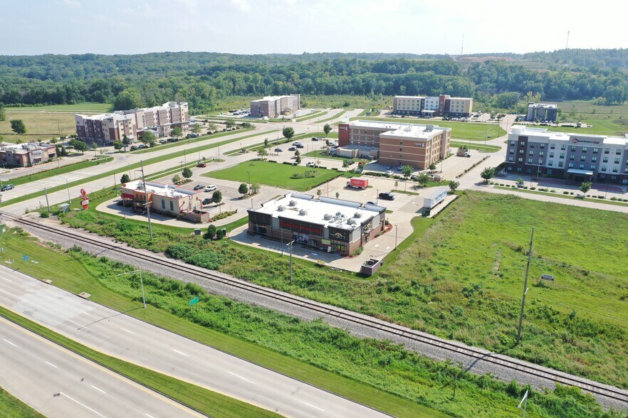 More Photos Of 746 Coral Ridge Ave, Coralville General Retail For Sale