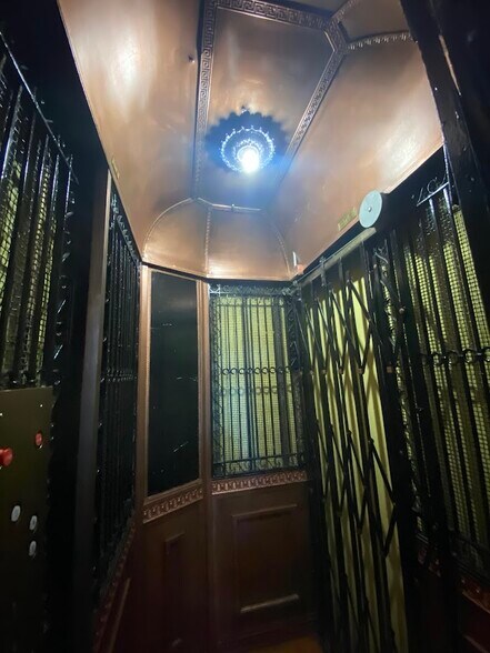 More Photos Of 1242 Market St, San Francisco Loft Creative Space For Lease