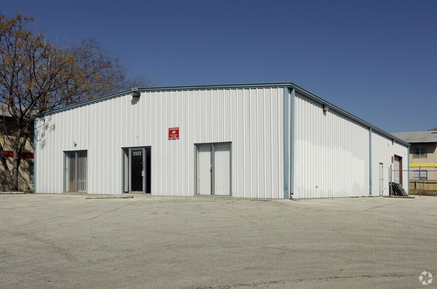 Primary Photo Of 3923 E Southcross Blvd, San Antonio Warehouse For Sale