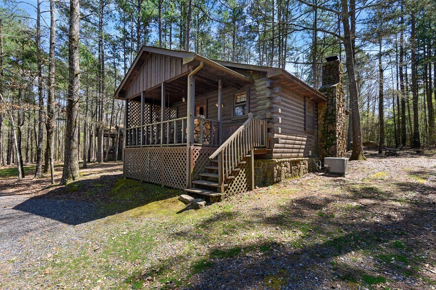 More Photos Of 68438 Eagle Creek Dr, Smithville Hotel For Sale