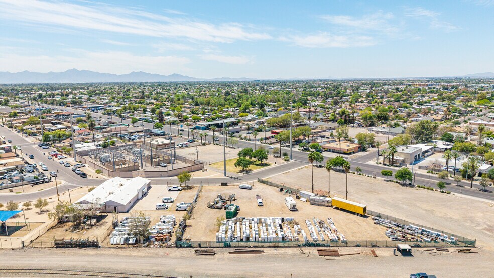 More Photos Of 5850 W Market St, Glendale Service For Sale