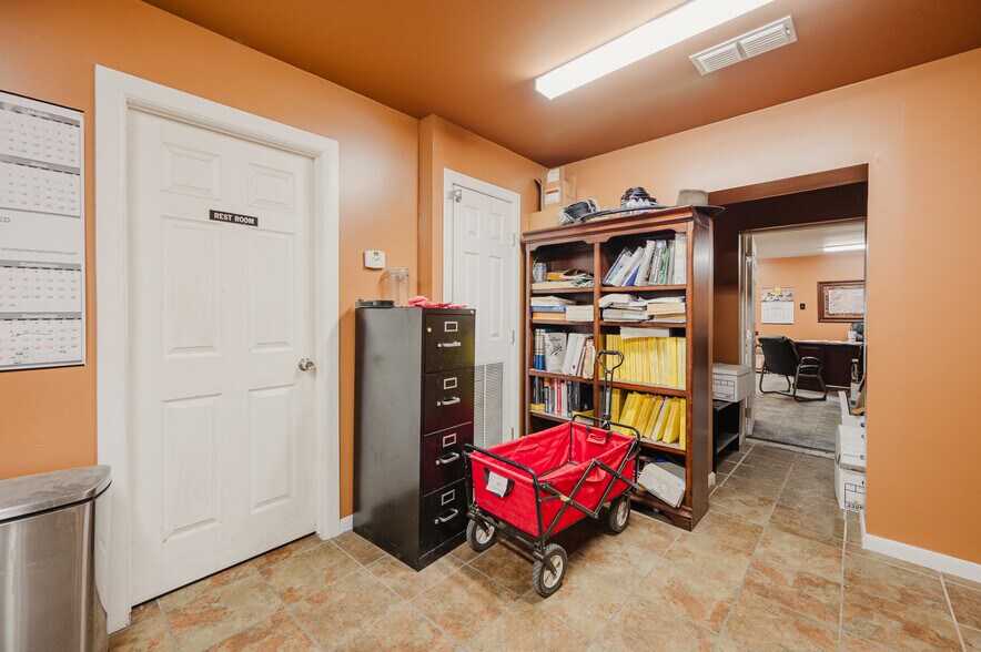 More Photos Of 12915 W County Road 122, Odessa Warehouse For Sale