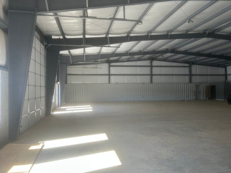 More Photos Of 4028 Kings Mountain Hwy, Bessemer City Flex For Lease
