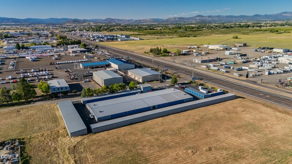 More Photos Of 1060 Dillon Way, Central Point Self Storage For Sale