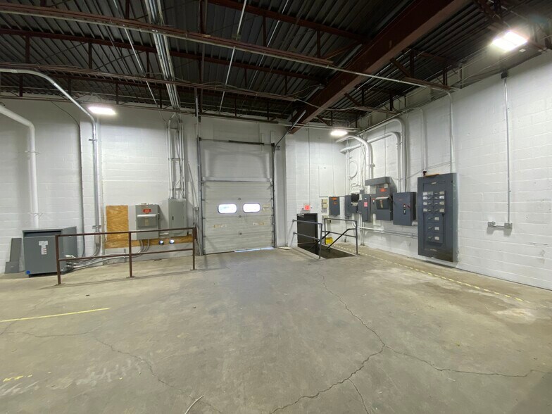 More Photos Of 1471-1481 Goodale Blvd, Columbus Warehouse For Lease