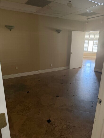 More Photos Of 2955 E Sunset Rd, Las Vegas Unknown For Lease