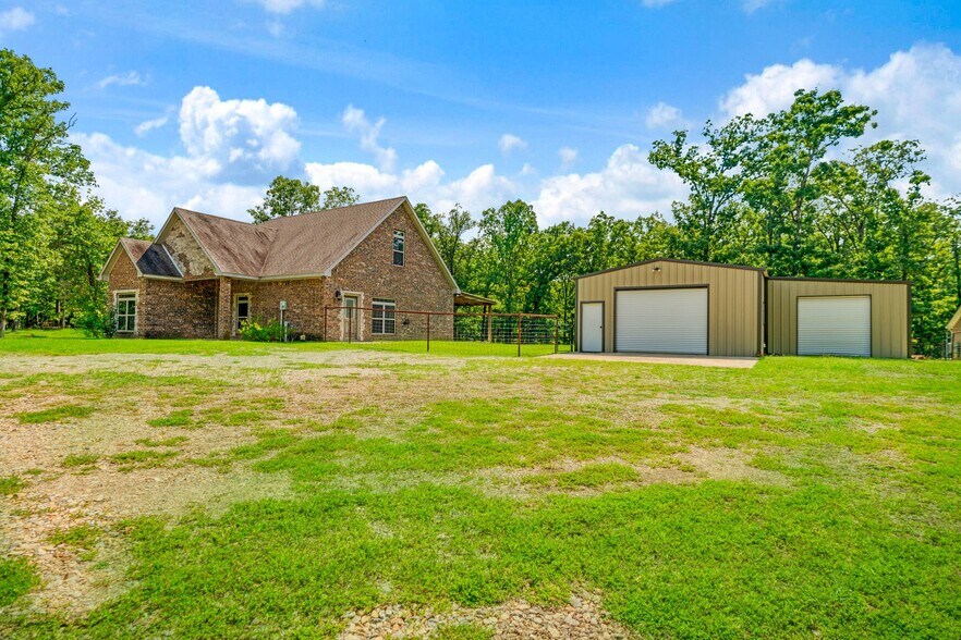 More Photos Of 821 County Road 43830, Paris Multifamily For Sale