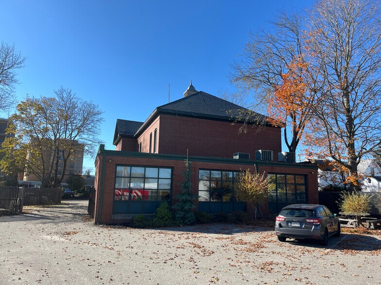 More Photos Of 19 Arbor St, Portland Office For Lease