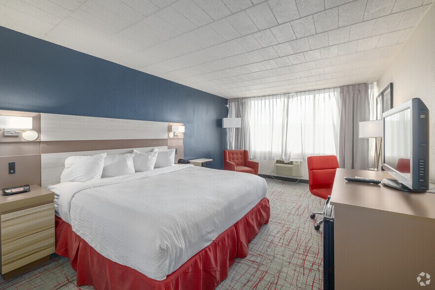 More Photos Of 7195 Eastwood Dr, Beaver Falls Hotel For Sale