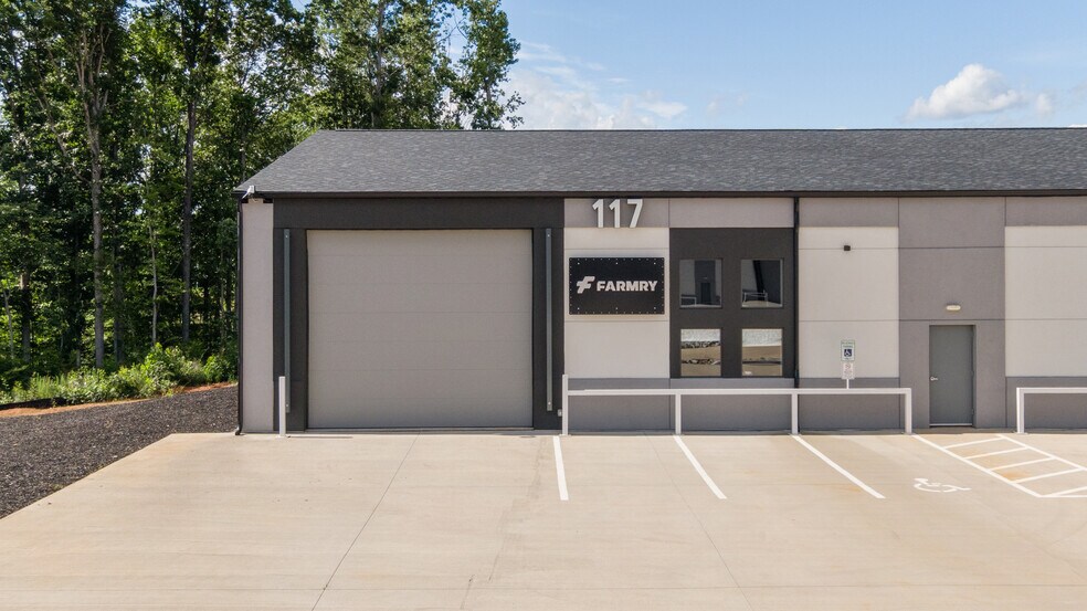 More Photos Of 158 Innovation Dr, Statesville Unknown For Lease