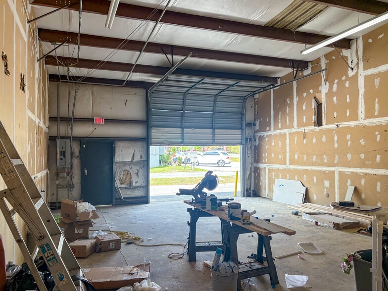 More Photos Of 622 Old Trolley Rd, Summerville Storefront For Lease