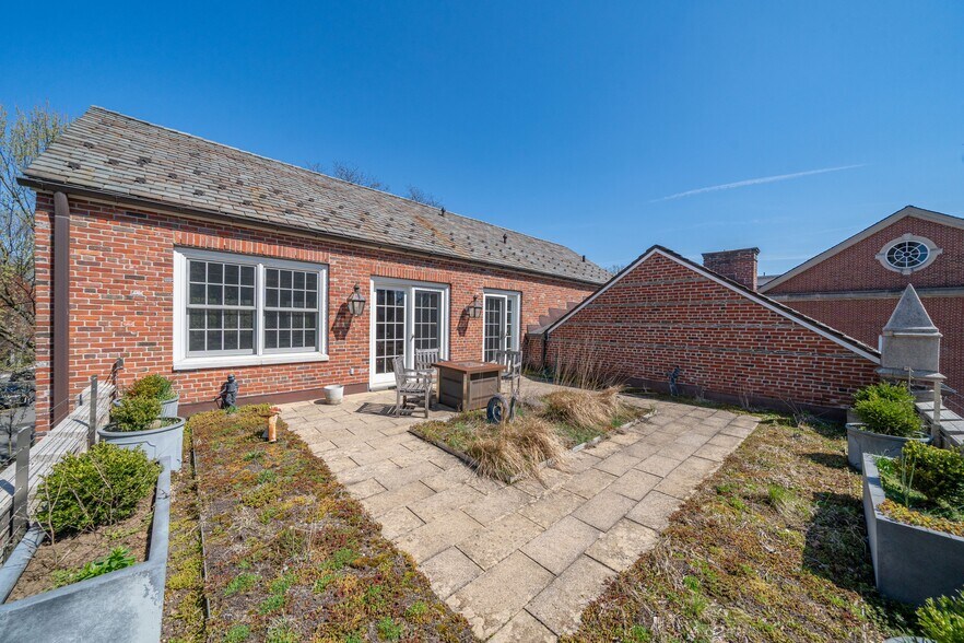 More Photos Of 117 Pondfield Rd, Bronxville Freestanding For Sale