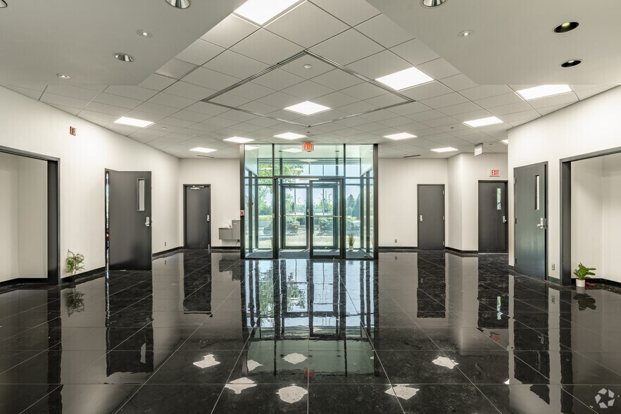 More Photos Of 5300 Crosswind Dr, Columbus Manufacturing For Sale