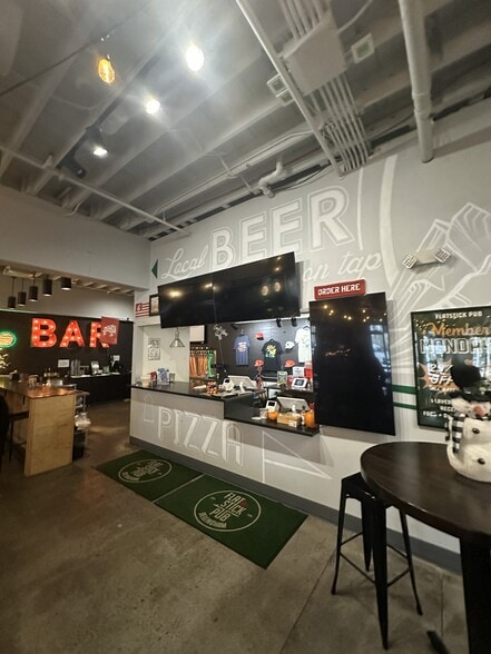 More Photos Of 902 N State St, Bellingham General Retail For Lease